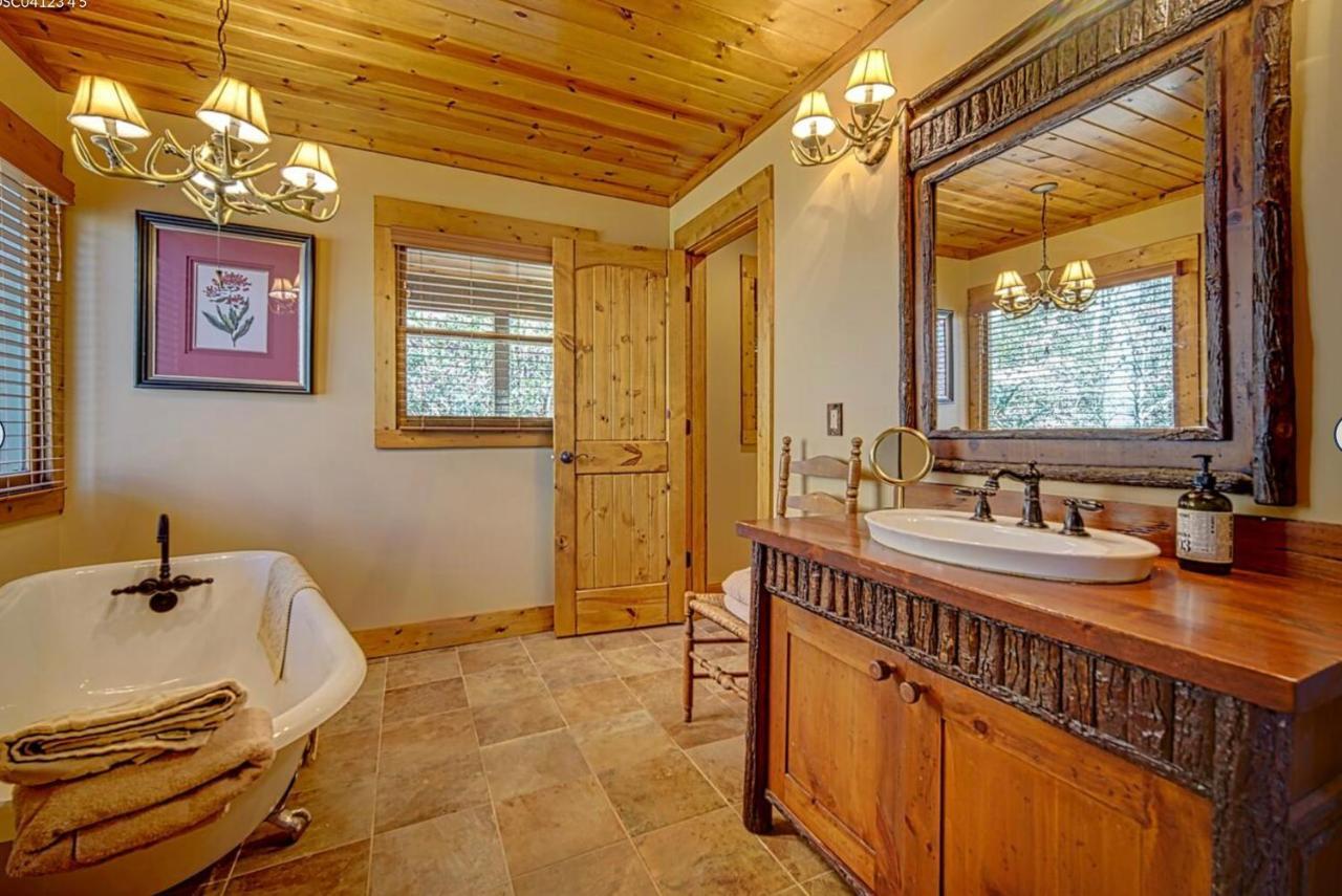 Cozy Creekfront Family Cabin-Pet Friendly -Gamerm-Hot Tub Hiawassee Eksteriør billede