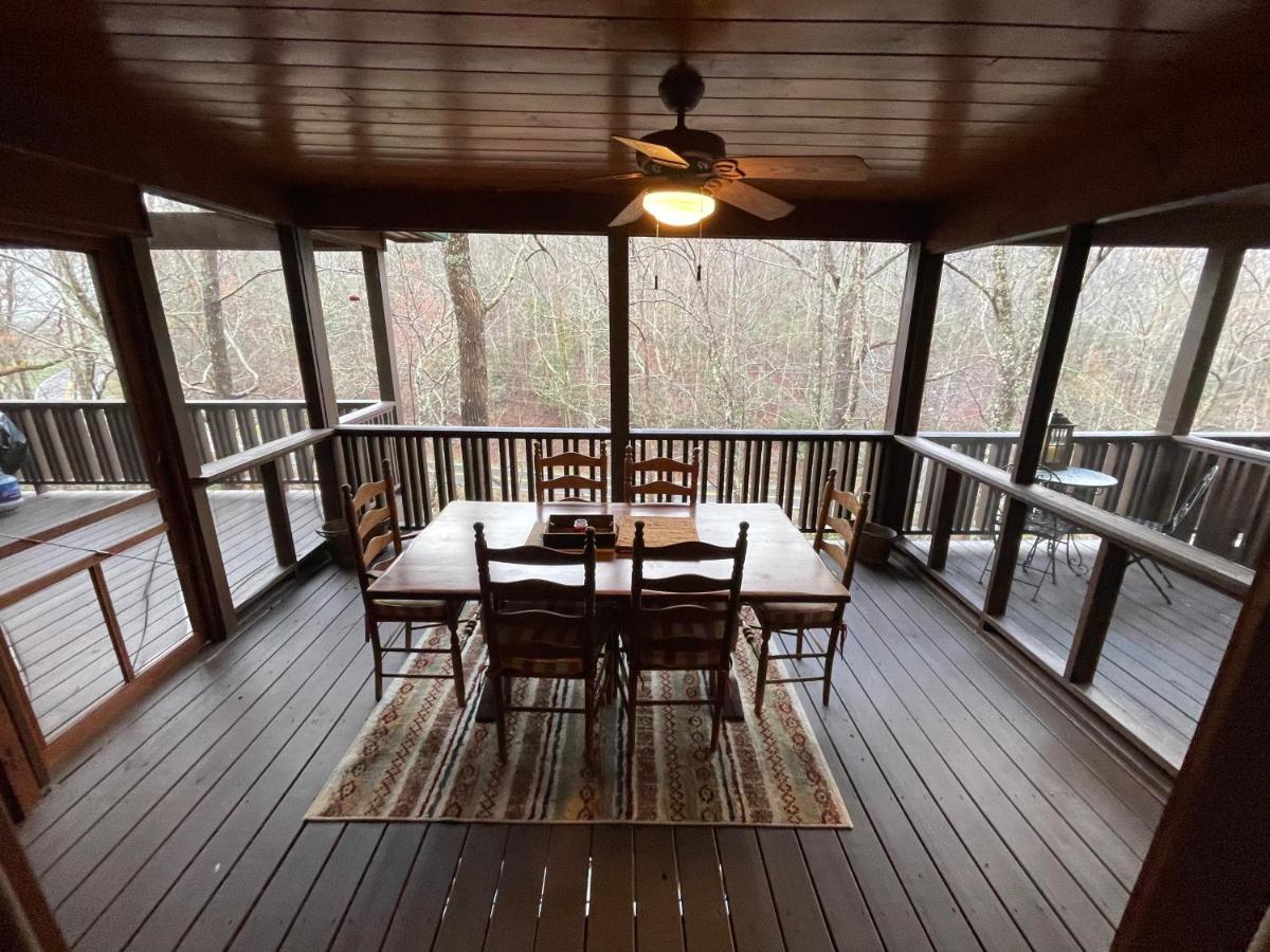 Cozy Creekfront Family Cabin-Pet Friendly -Gamerm-Hot Tub Hiawassee Eksteriør billede