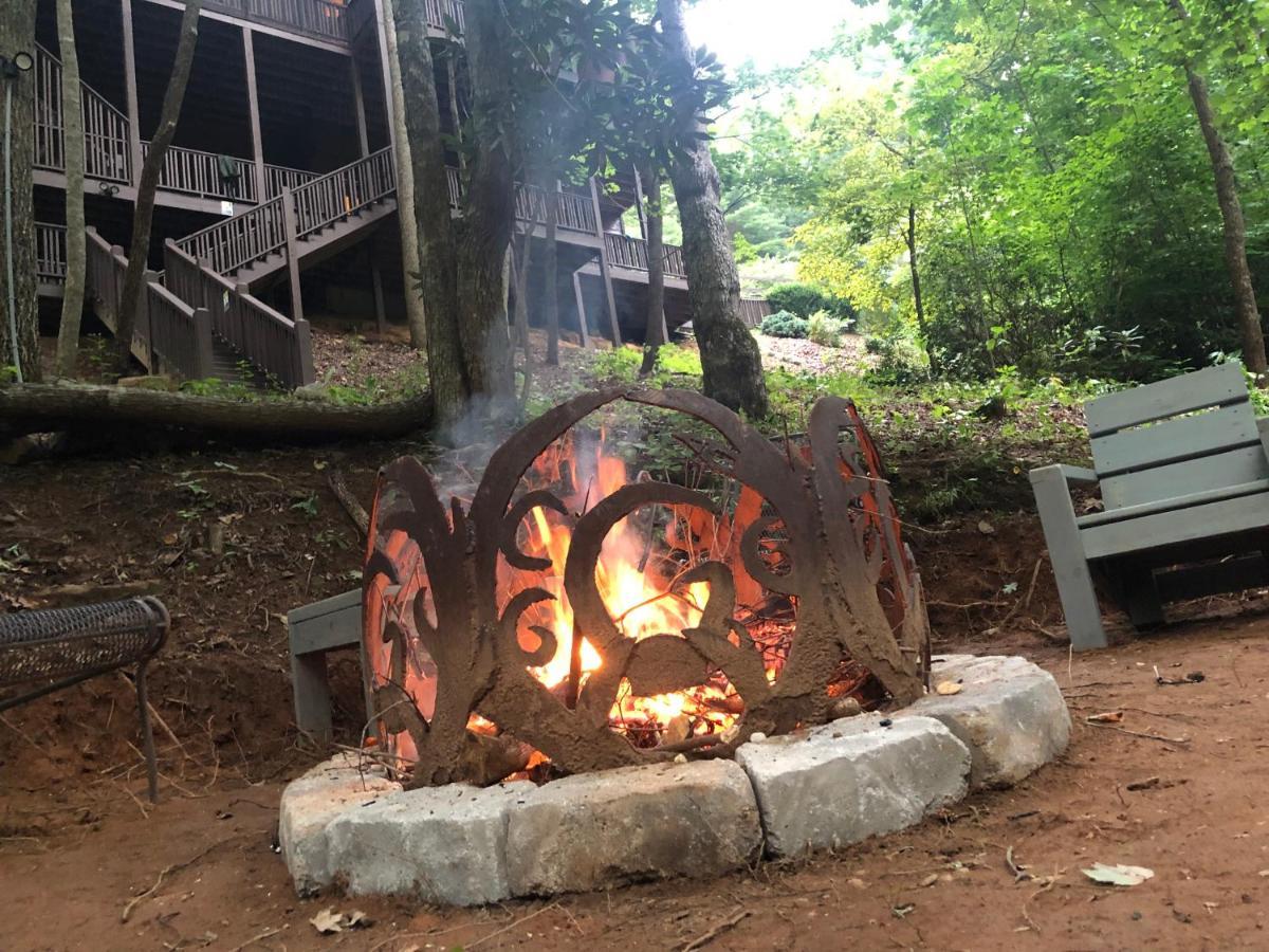 Cozy Creekfront Family Cabin-Pet Friendly -Gamerm-Hot Tub Hiawassee Eksteriør billede