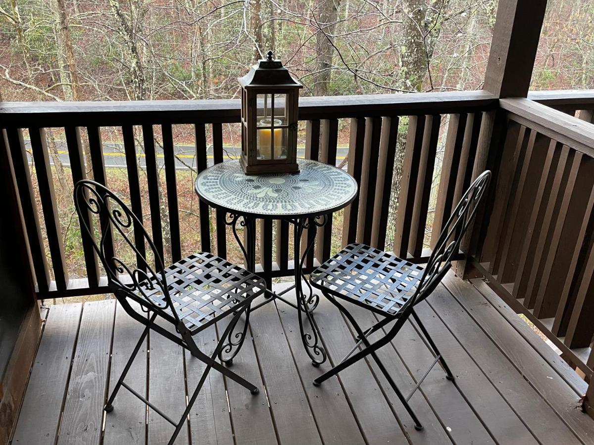 Cozy Creekfront Family Cabin-Pet Friendly -Gamerm-Hot Tub Hiawassee Eksteriør billede