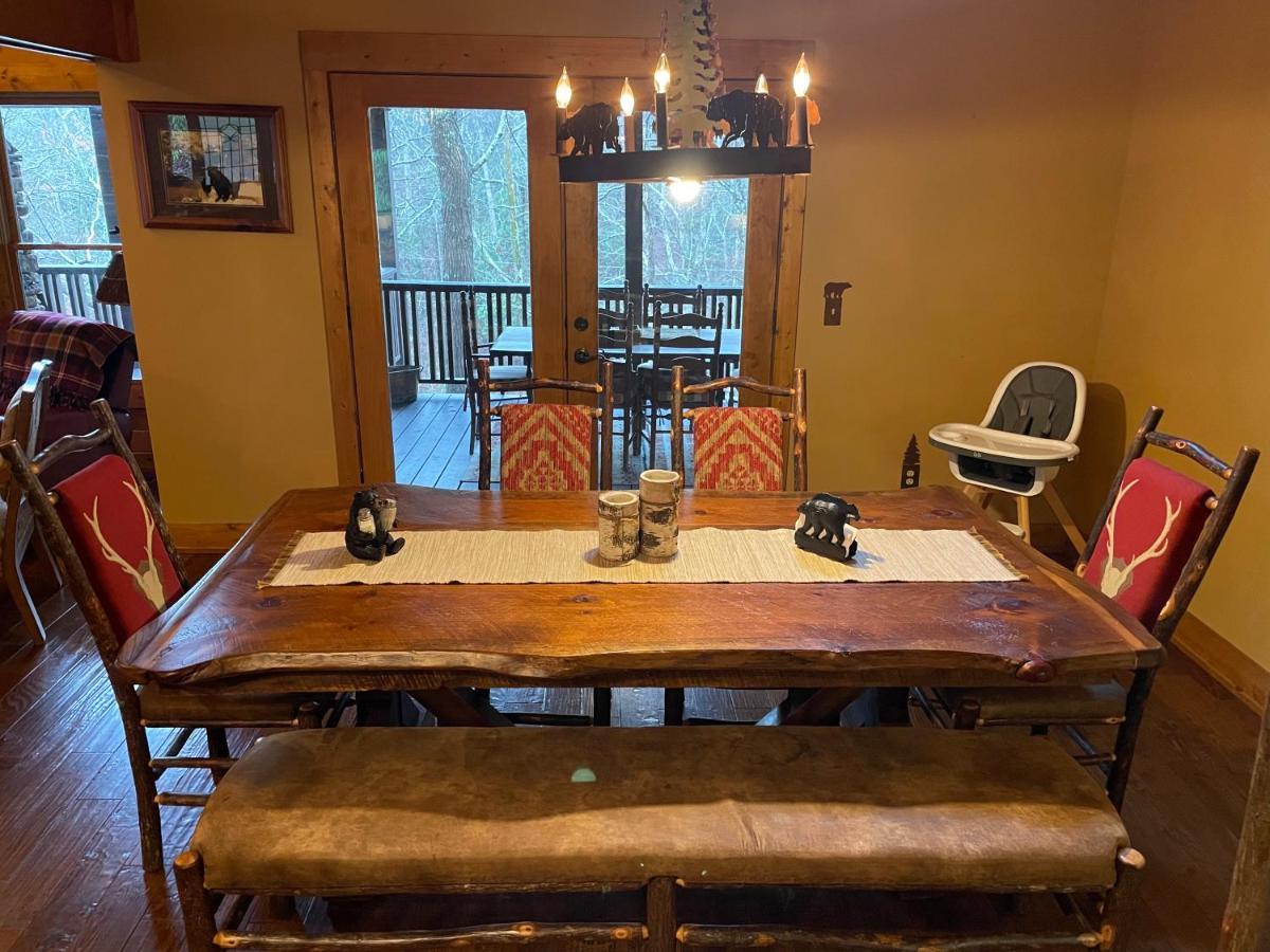 Cozy Creekfront Family Cabin-Pet Friendly -Gamerm-Hot Tub Hiawassee Eksteriør billede